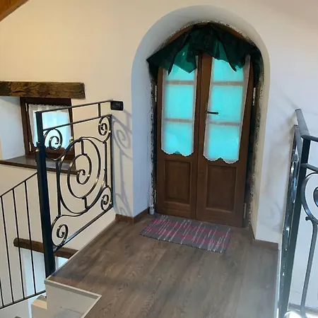 Casa Corchia-appartamento Per 4 דירה *